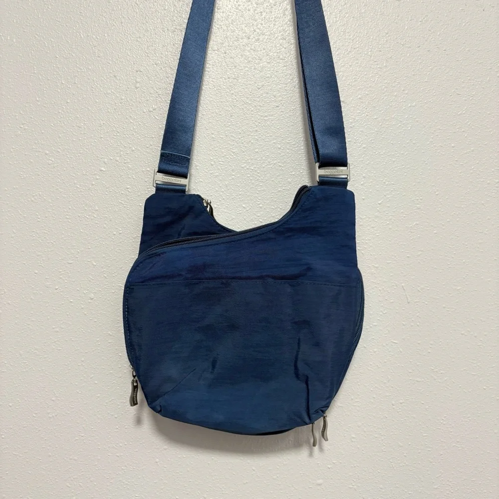 Baggallini Criss Cross Crossbody Bag – Pacific Blue – Utility Chic / Gorpcore